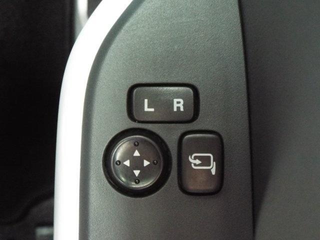 便利な電動格納ドアミラー！