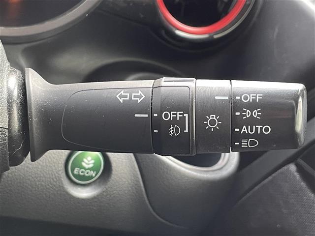 納車前に内外装のクリーニングをいたします。各種コーティング（別途有料）もご用意しておりますので、是非ご相談ください。
