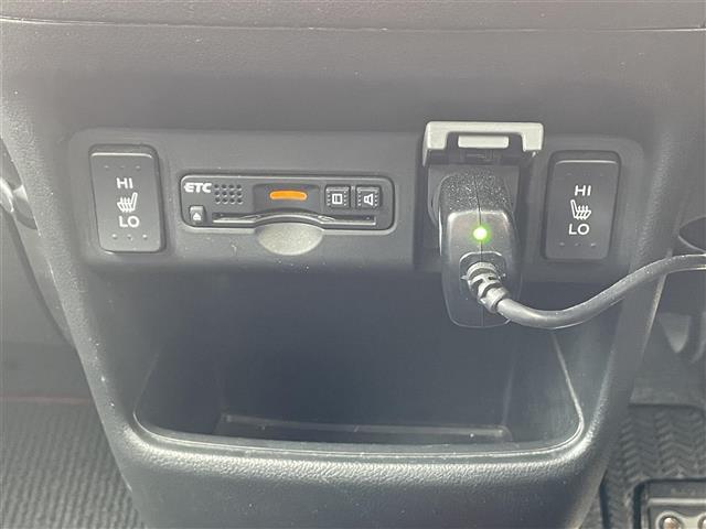 ご成約頂いたお車は全車保証付で納車後も安心！有料オプションで長期保証をお選びいただくことも可能です。