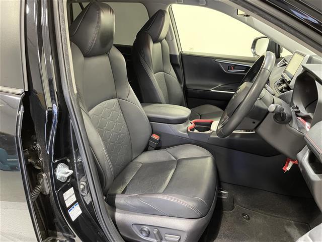 【運転席】『運転席周辺』の画像になります。写真の内容に関してご不明点、ご質問等がございましたらお気軽にガリバー店舗までお問い合わせください。