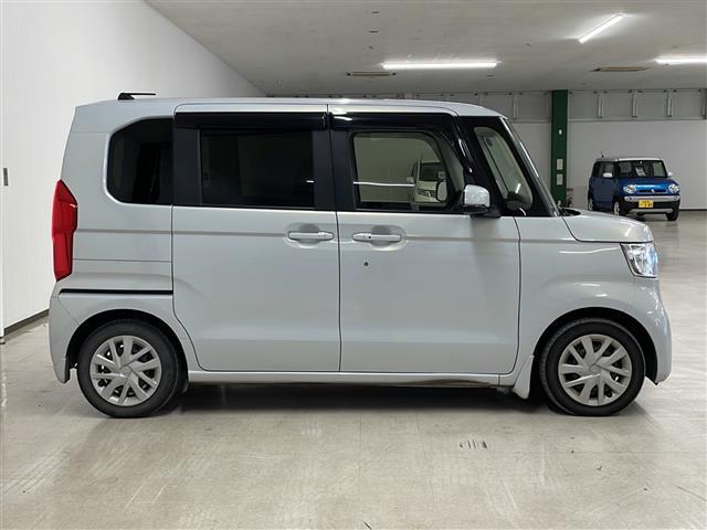 【右】『外装：右側』の画像になります。写真の内容に関してご不明点、ご質問等がございましたらお気軽にガリバー店舗までお問い合わせください。