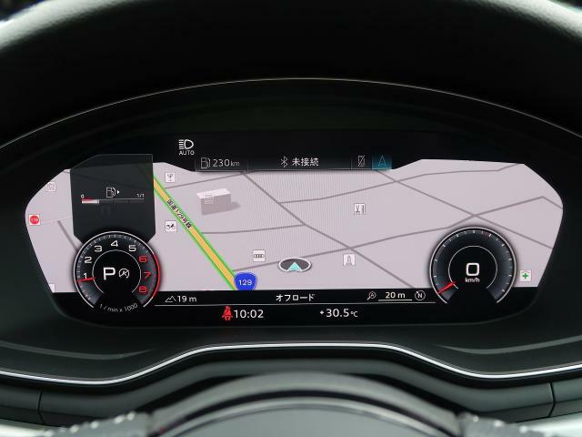 ●バーチャルコックピット『メーターパネル内に高解像度の液晶ディスプレイを配置。ディスプレイ内に地図が表示され、ナビゲーションの確認の際にドライバーは視線の移動を少なくすることができます。』