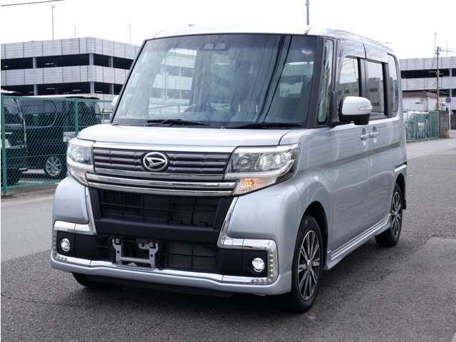 地デジTVやBluetoothオーディオにドラレコ＆ETCまで付いたお買い得車が入庫しました。