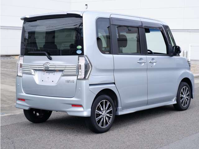 地デジTVやBluetoothオーディオにドラレコ＆ETCまで付いたお買い得車が入庫しました。