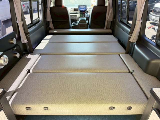 ベッドサイズ188cm×153cm　就寝定員3名
