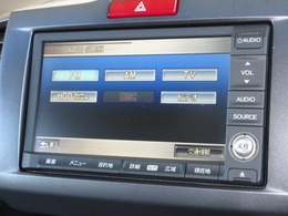 ナビゲーションはホンダ純正HDDナビを装着しております。AM、FM、CD、DVD再生、ワンセグTV、音楽録音再生がご使用いただけます。初めて訪れた場所でも安心ですね！