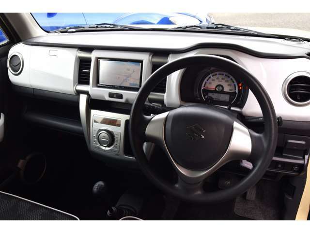 Wエアバック　ABS　イモビライザー　プライバシーガラス　ZVG　シフォンアイボリーメタリック