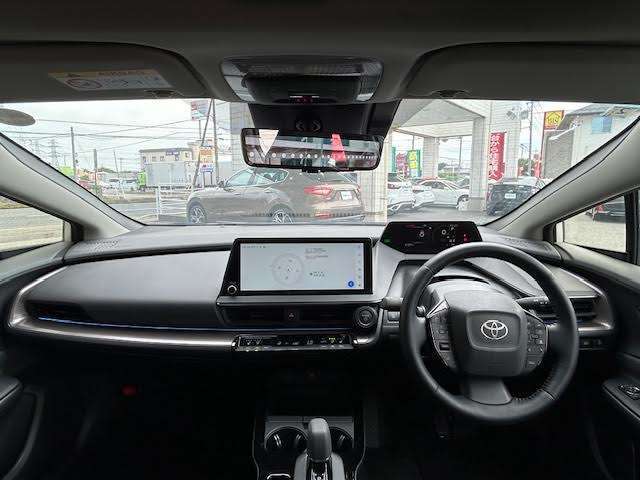 インパネ全体】全方位で視界が広く、高い目線で運転もしやすいです！