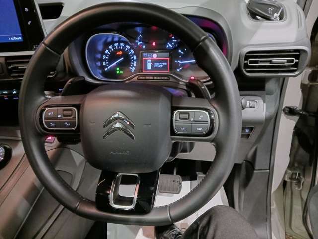 革巻きステアリング