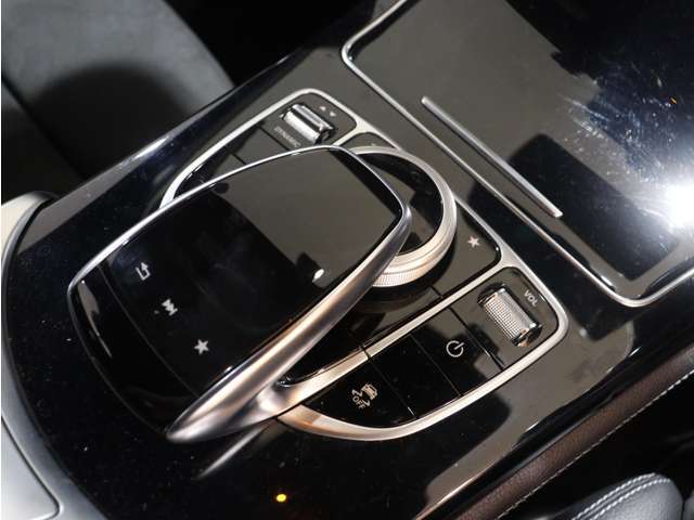 メルセデスベンツ取り扱い台数8，000台以上！専門店だからこそのきめ細やかなサービスが可能です！