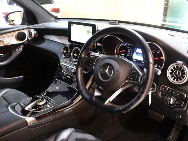 メルセデスベンツ取り扱い台数8，000台以上！専門店だからこそのきめ細やかなサービスが可能です！