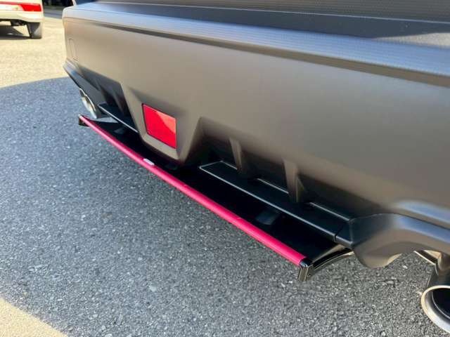 当店は指定工場と板金工場を完備した整備にも強いお店です。購入後のアフターもご安心くださいませ。