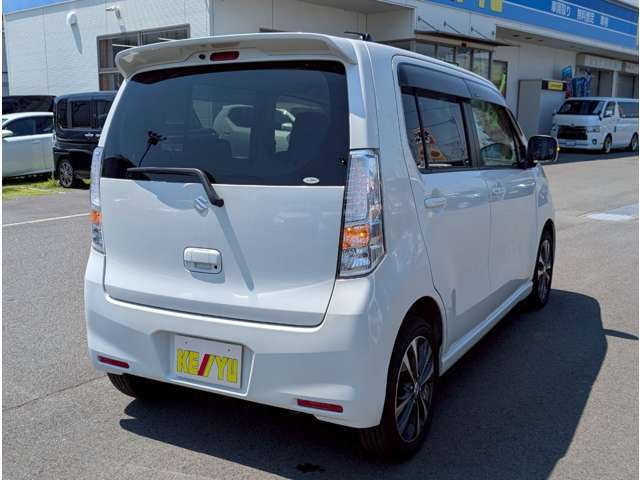 ☆修復歴表示を自社基準では無く、公的機関「（財）日本自動車査定協会」の基準を採用し、全車に修復歴の有無や箇所、程度を明記☆