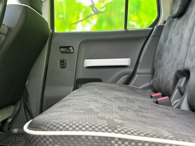WECARSでは各商談席に大型モニターをご用意しております！見やすい大画面でゆったりと全国の在庫をご覧いただけます！是非ご来店お待ちしております！