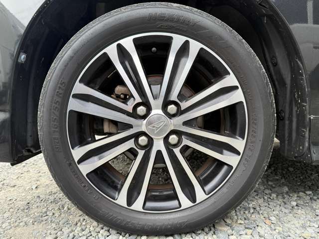 純正15インチAW装備！