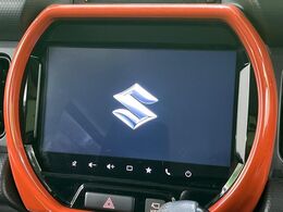 【純正ナビ】人気の純正ナビを装備しております。ナビの使いやすさはもちろん、オーディオ機能も充実！キャンプや旅行はもちろん、通勤や買い物など普段のドライブも楽しくなるはず♪