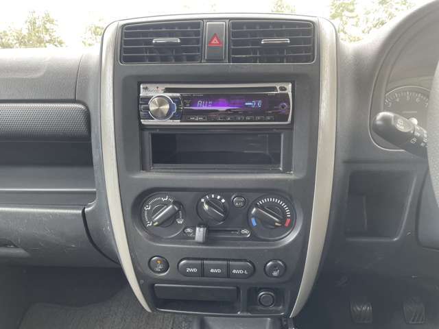運転席シートヒータ付　2WD 4WD切り替え可能