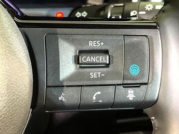 【プロパイロット】高速道路での長距離走行が楽に！！渋滞時と巡回走行のシーンで、アクセル・ブレーキ・ステアリングを自動で制御し、長距離運転の負担を軽減してくれます♪