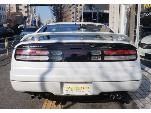 純正オプションリアスポイラー　純正マフラー　フルノーマル車　禁煙車