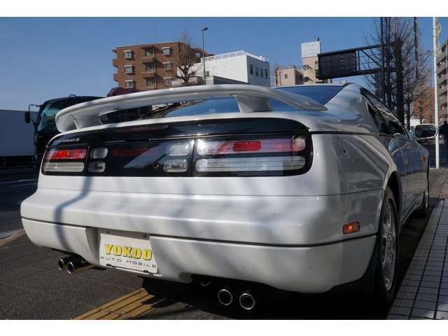純正オプションリアスポイラー　純正マフラー　フルノーマル車　禁煙車