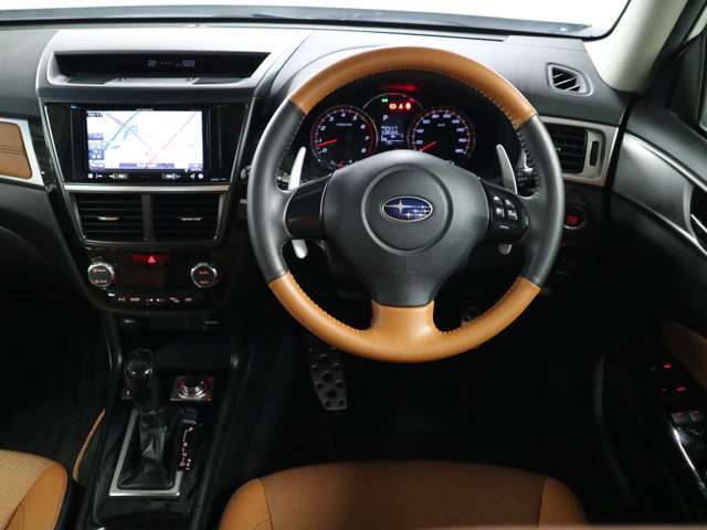系列会社にメルセデスベンツ、BMW、VW、GMシボレー、クライスラー、スズキアリーナ等正規ディーラーを持つ当社ならご納車後の整備のノウハウも御座いますので安心してお乗り頂けます。