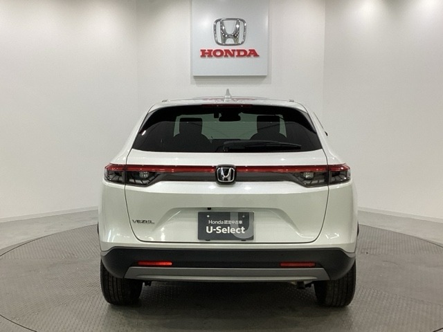 【Honda認定中古車 U-Select】　は3つの安心をお約束します。　1　Hondaのプロが整備した安心。 2　第三者機関がチェックした安心。　3　購入後もHondaが保証する安心。