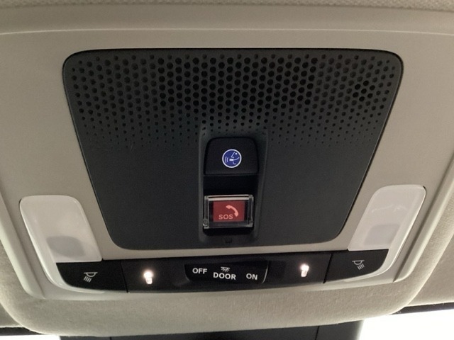 Honda CONNECT搭載車です。「Honda Total Care プレミアム」に加入頂くと、「緊急サポートセンター」や「Honda ALSOK駆けつけサービス」などのサービスが受けられます。
