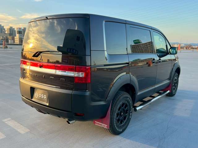 他と差がつくオリジナルカラー！駐車場でも一目でわかる一台。