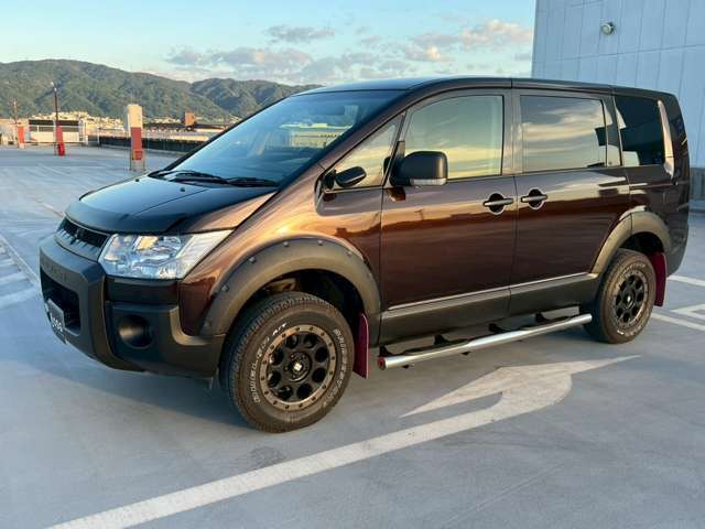 アウトドアに映えるカラーリング！自然の中でひと際目立ちます。