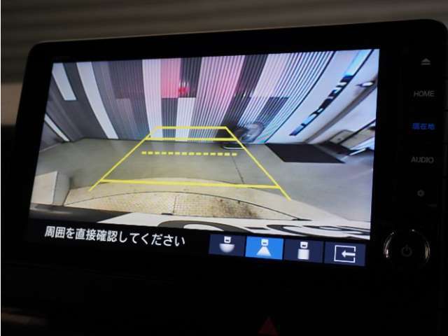 【バックカメラ】後退時も安心。リバース連動で画面が切り替わるのでとっても便利。