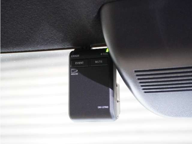 【ドライブレコーダー】万が一のときにしっかりと証拠を残しましょう！旅の思い出をドライブ映像としても残せます！　わずかなご負担で最新機種の装着も可能です。お気軽にお申し付けください。