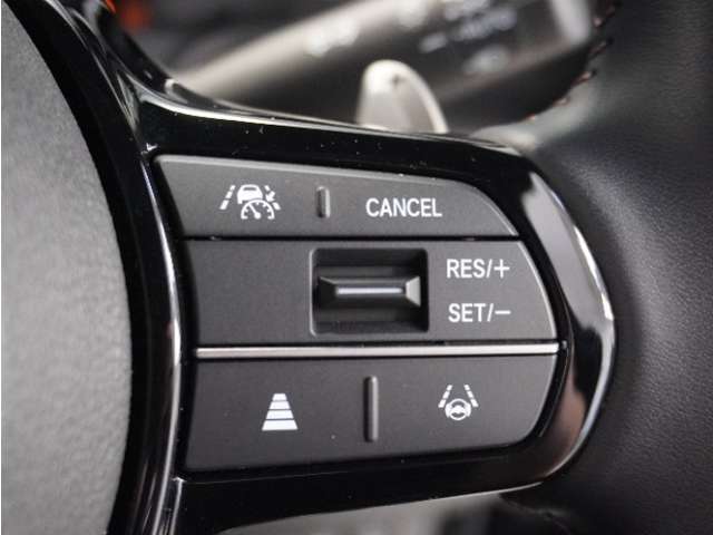 【ホンダセンシング】衝突を予測してブレーキをかけたり、前のクルマにちょうどいい距離でついていったりできる多彩な安心・快適機能を搭載した先進の安全運転支援システム。