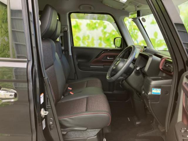 WECARSでは各商談席に大型モニターをご用意しております！見やすい大画面でゆったりと全国の在庫をご覧いただけます！是非ご来店お待ちしております！