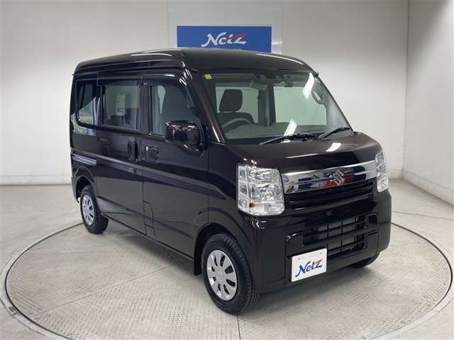 大きなフロントウインドウで前方視界は良好。