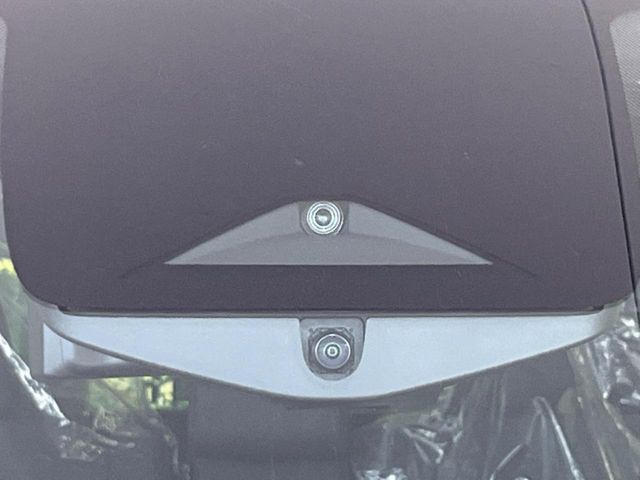 【インテリジェントエマージェンシーブレーキ】フロントカメラで前方の車両や歩行者を検知。衝突しそうな時は衝突被害軽減ブレーキが作動、衝突回避をサポート。より安全にドライブをお楽しみいただけます。