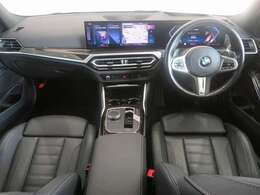 ◆インスツルメントパネルやインテリアトリムなどは、調和しなが洗練された室内を作り上げ、スイッチ類によって、優れた操作性をも実現。ドライバーの視線や動線を考え、人間工学に基づきデザインされています◆