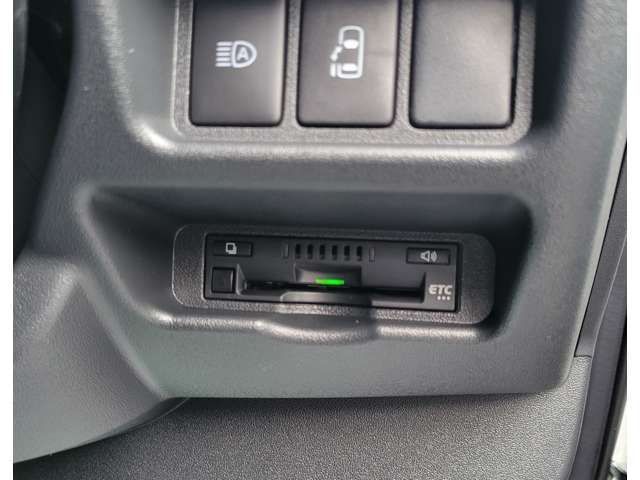 高速道路などで便利なETCも装備！