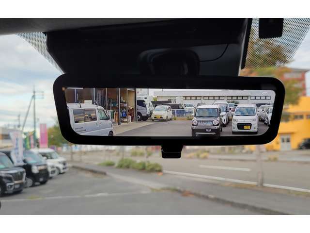 オプションのデジタルインナーミラーも装備！