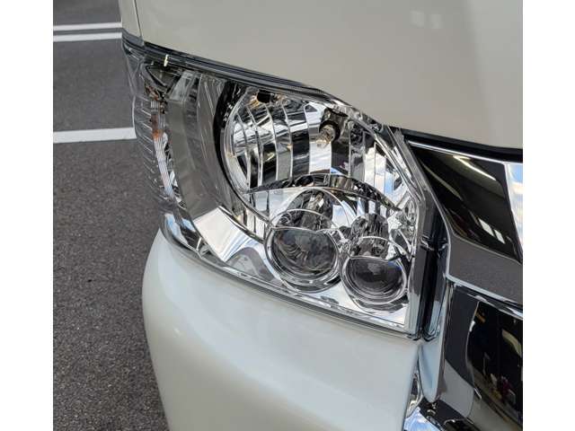 夜道も明るいLEDヘッドライトも装備！