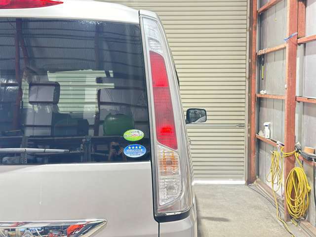 バックドアも開け閉めし易く、お買い物の荷物もゆったり積むことが可能です。The rear door is easy to open and close, making it convenient to load your shopping bags with plenty of space