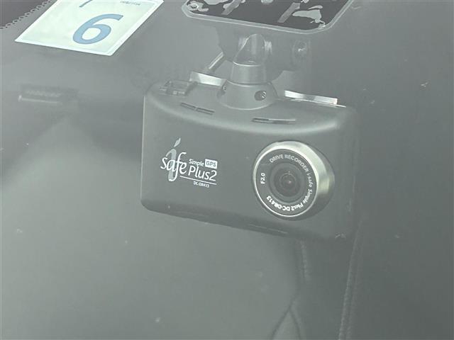 【　ドライブレコーダー　】運転中の記録を残します。事故などを起こした起こされた時の証拠を残します。