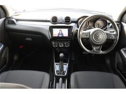 前席全体　目線も高く広い視界で安心して運転することができますね！