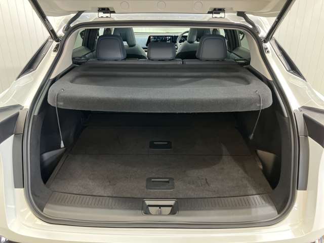 トノカバー付でバックドアを閉めても中の荷物が見える心配がありません！