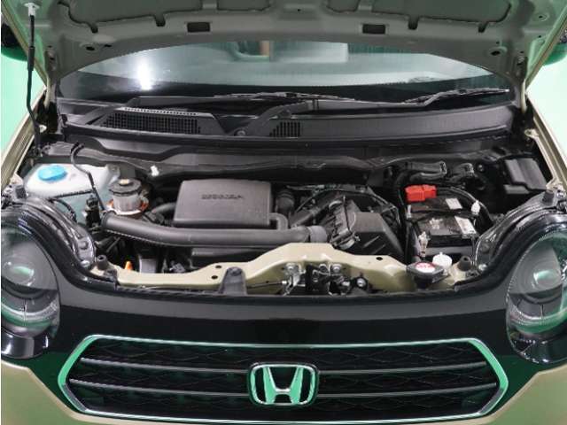 エンジンルームもクリーニング済みです。販売後、専任のメカニックが大切に整備させて頂きます。