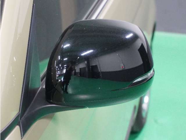 【ドアミラーウインカー】側方から・歩行者から・自転車からの視認性向上に役立ちます。