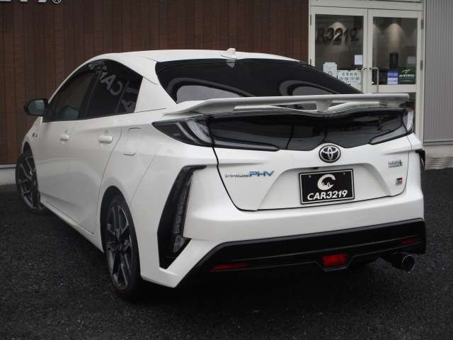 お客様からの買取・下取車をダイレクトに販売させて頂いている為、無駄な経費がかからない分安価でのご提供が可能となっております。お見逃し無く！