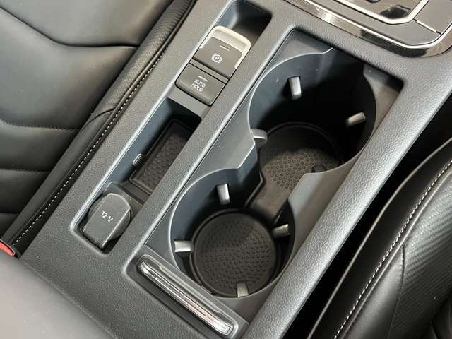 修復歴（事故歴）のある車は販売致しません！※当社基準による調査の結果、修復歴車と判断された車両は一部店舗を除き、販売を行なっておりません。万一、納車時に修復歴があった場合にはご契約の解除等に応じます。