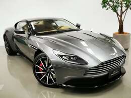 魂に問いかける【美】そして上質と言う言葉そのものが形になったDB11。ただ早い車・ただ豪華な車とは違う魅力を醸し出し、所有欲を満たしてくれる、感性で選ぶ車がアストンマーティンです。希少な左ハンドル