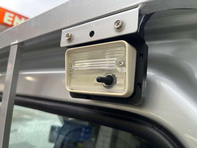 荷台のライトも付いています！