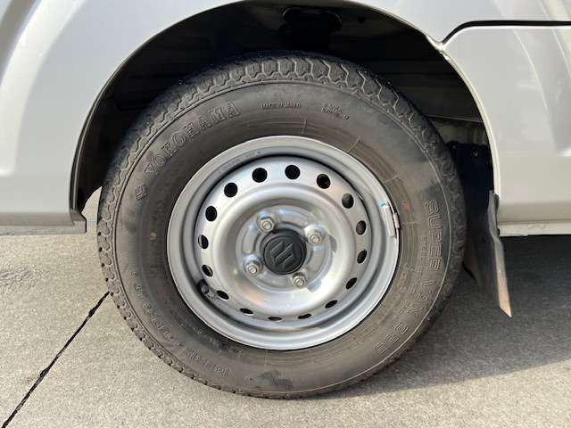 12インチのホイールになります。